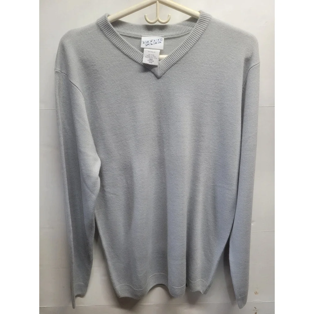 Irvine Park V-Neck Sweater Light Blue Grey Acrylic Knit Pullover Size Medium